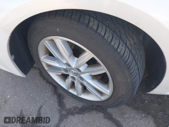 2014 Toyota Avalon Limited with VIN 4T1BK1EB7EU106282, listed as a IAAI auction lot 41608942 with Not Provided miles. Bid and sale history available at carsss.com. Image 12.