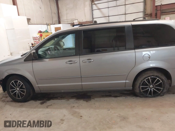 2017 Dodge Grand Caravan GT with VIN 2C4RDGEG5HR859211, listed as a IAAI auction lot 41724384 with 127,275 mi miles and . Bid and sale history available at DreamBid. Image 15.