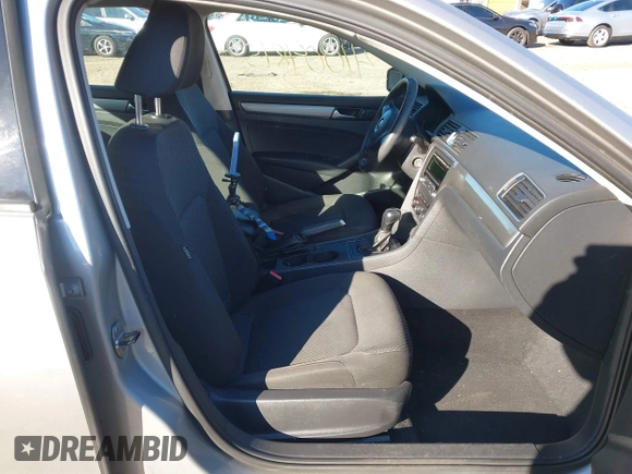 2014 Volkswagen Passat S с VIN 1VWAP7A30EC008863, выставлен на аукционе IAAI как лот 41004815 с пробегом 219 881 миль миль и . История ставок и продаж доступна на DreamBid. Изображение 5.