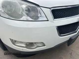2012 Chevrolet Traverse LS z VIN 1GNKRFED2CJ394653, wystawiony jako IAAI lot #42482609 z przebiegiem 269 116 mil mil oraz . Historia ofert i sprzedaży dostępna na DreamBid. Obrazek 14.