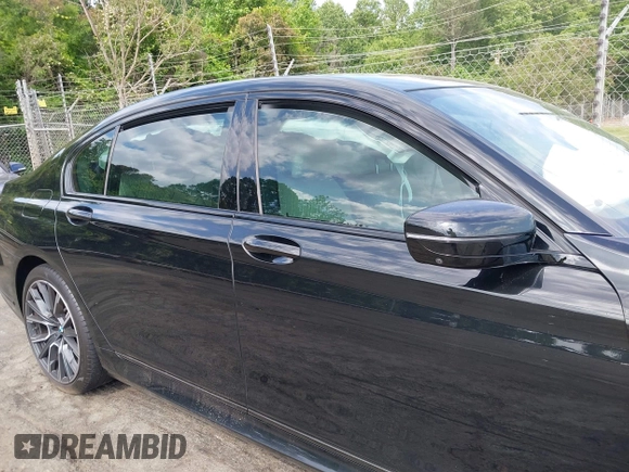 2022 BMW 7 Series 750i xDrive с VIN WBA7U2C0XNCH39635, выставлен на аукционе IAAI как лот 42182523 с пробегом Не указан миль и . История ставок и продаж доступна на DreamBid. Изображение 12.