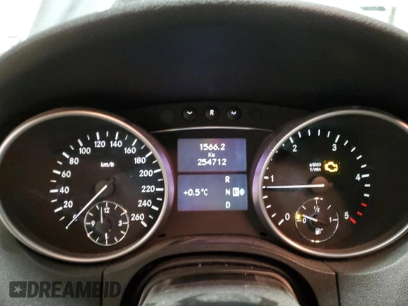 2010 Mercedes-Benz M 350 with VIN 4JGBB2FBXAA569999, listed as a Copart auction lot 84637134 with 254,712 mi miles and Clean Title. Bid and sale history available at DreamBid. Image 9.