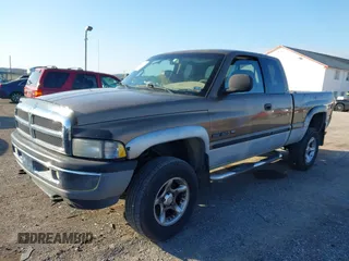 2000 Dodge 1500 with VIN 3B7HF13Z3YG150676, listed as a IAAI auction lot 41951461 with 184,061 mi miles and . Bid and sale history available at DreamBid. Image 2.
