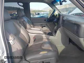 2004 Chevrolet Suburban LS with VIN 1GNEC16TX4J107987, listed as a IAAI auction lot 42086720 with 191,033 mi miles and . Bid and sale history available at DreamBid. Image 5.