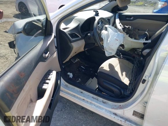 2019 Hyundai Accent SE with VIN 3KPC24A33KE058640, listed as a IAAI auction lot 37641177 with 1 mi miles. Bid and sale history available at carsss.com. Image 5.