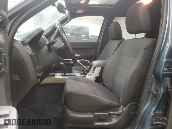2012 Ford Escape XLT z VIN 1FMCU9DG3CKC81146, wystawiony jako Copart lot #58999625 z przebiegiem 169 942 mil mil oraz Czysty tytuł • Clean title. Historia ofert i sprzedaży dostępna na DreamBid. Obrazek 7.