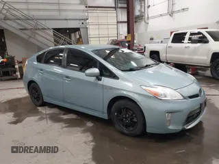 2013 Toyota Prius One z VIN JTDKN3DU5D5621042, wystawiony jako IAAI lot #42277891 z przebiegiem 233 484 mil mil oraz . Historia ofert i sprzedaży dostępna na DreamBid. Obrazek 1.