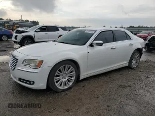 2012 Chrysler 300 Limited z VIN 2C3CCACG9CH173233, wystawiony jako Copart lot #53694955 z przebiegiem 197 813 mil mil oraz Szkoda całkowita • Salvage title. Historia ofert i sprzedaży dostępna na DreamBid. Obrazek 1.