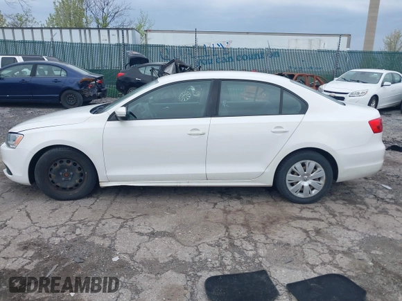 2011 Volkswagen Jetta SE z VIN 3VWDZ7AJ5BM340832, wystawiony jako IAAI lot #42043070 z przebiegiem 113 790 mil mil oraz . Historia ofert i sprzedaży dostępna na DreamBid. Obrazek 14.