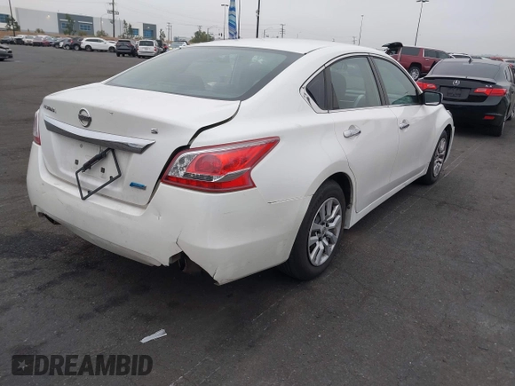 2013 Nissan Altima SV with VIN 1N4AL3AP4DN573233, listed as a IAAI auction lot 42163720 with 157,738 mi miles and . Bid and sale history available at carsss.com. Image 4.