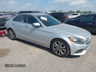 2017 Mercedes-Benz C 300 z VIN 55SWF4JB6HU231626, wystawiony jako IAAI lot #42065902 z przebiegiem 74 607 mil mil oraz . Historia ofert i sprzedaży dostępna na DreamBid. Obrazek 1.