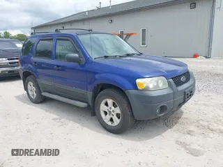 2005 Ford Escape XLT with VIN 1FMYU03Z35KE49259, listed as a IAAI auction lot 42277464 with 142,189 mi miles and . Bid and sale history available at DreamBid. Image 1.