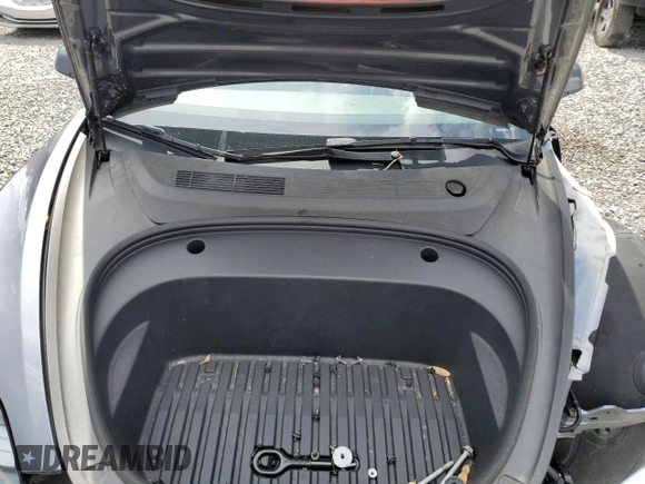 2023 Tesla Model 3 z VIN 5YJ3E1EA1PF692481, wystawiony jako Copart lot #61764165 z przebiegiem 22 649 mil mil oraz Szkoda całkowita • Salvage title. Historia ofert i sprzedaży dostępna na DreamBid. Obrazek 11.