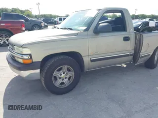 2002 Chevrolet Silverado 1500 with VIN 1GCEC14W12Z347272, listed as a IAAI auction lot 42080486 with 318,858 mi miles. Bid and sale history available at carsss.com. Image 18.