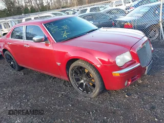 2007 Chrysler 300 C with VIN 2C3KA63H87H697826, listed as a IAAI auction lot 41819347 with 999,999 mi miles. Bid and sale history available at carsss.com. Image 1.