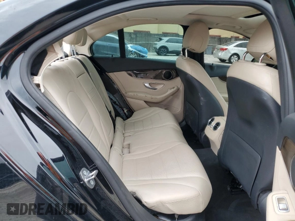 2019 Mercedes-Benz C 300 z VIN 55SWF8DB8KU289988, wystawiony jako Copart lot #55739365 z przebiegiem 65 277 mil mil oraz Szkoda całkowita • Salvage title. Historia ofert i sprzedaży dostępna na DreamBid. Obrazek 11.