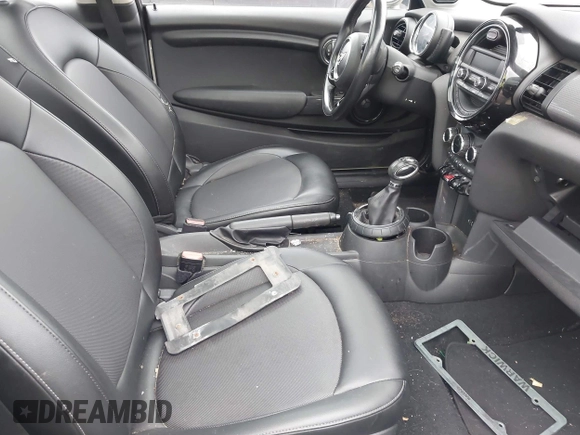 2014 MINI Hardtop with VIN WMWXM5C56ET936943, listed as a IAAI auction lot 42326780 with Not provided miles and . Bid and sale history available at DreamBid. Image 5.