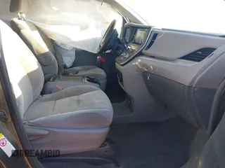 2018 Toyota Sienna LE Auto Access Seat with VIN 5TDKZ3DC5JS932357, listed as a IAAI auction lot 41332285 with 120,559 mi miles. Bid and sale history available at carsss.com. Image 5.