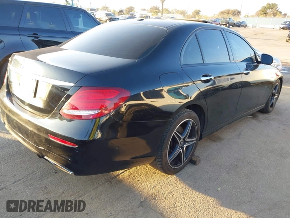 2018 Mercedes-Benz E-Class E 300 with VIN WDDZF4JB7JA468452, listed as a IAAI auction lot 41441293 with 87,552 mi miles. Bid and sale history available at carsss.com. Image 4.