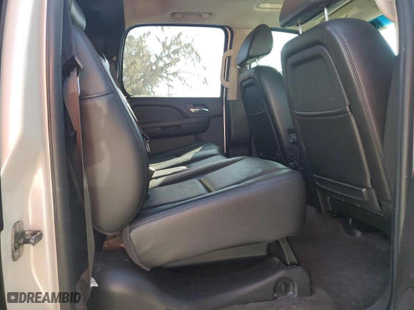 2009 Chevrolet Avalanche LTZ with VIN 3GNFK32029G267644, listed as a Copart auction lot 83148114 with 144,408 mi miles and Salvage Title. Bid and sale history available at carsss.com. Image 10.