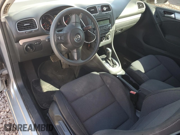 2012 Volkswagen Golf z VIN WVWBB7AJ2CW321378, wystawiony jako Copart lot #47142315 z przebiegiem 87 540 mil mil oraz Szkoda całkowita • Salvage title. Historia ofert i sprzedaży dostępna na DreamBid. Obrazek 8.