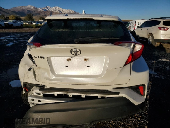 2020 Toyota C-HR LE z VIN JTNKHMBX1L1092779, wystawiony jako Copart lot #43259495 z przebiegiem 49 821 mil mil oraz Szkoda całkowita • Salvage title. Historia ofert i sprzedaży dostępna na DreamBid. Obrazek 6.