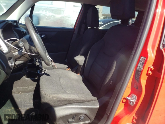 2020 Jeep Renegade Latitude with VIN ZACNJBBB6LPL71835, listed as a Copart auction lot 46635595 with 27,522 mi miles and Salvage title. Bid and sale history available at DreamBid. Image 7.
