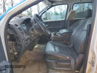 2019 Ram 3500 Tradesman with VIN 3C7WRSCL1KG551105, listed as a Copart auction lot 82125434 with 85,404 mi miles and Salvage Title. Bid and sale history available at carsss.com. Image 7.