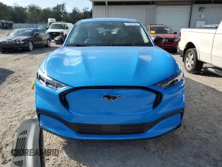 2024 Ford Mustang Mach-E Premium z VIN 3FMTK3R72RMA32365, wystawiony jako Copart lot #44407065 z przebiegiem 3 940 mil mil oraz Szkoda całkowita • Salvage title. Historia ofert i sprzedaży dostępna na DreamBid. Obrazek 5.