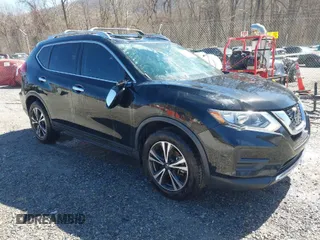 2020 Nissan Rogue SV with VIN JN8AT2MTXLW003411, listed as a IAAI auction lot 41811084 with 58,758 mi miles. Bid and sale history available at carsss.com. Image 1.