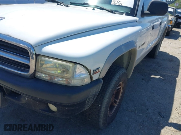 2000 Dodge Dakota Sport with VIN 1B7GG2AN9YS792231, listed as a IAAI auction lot 42174764 with 285,535 mi miles and . Bid and sale history available at carsss.com. Image 6.