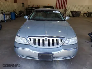 2007 Lincoln Town Car Signature Limited with VIN 1LNHM82VX7Y632445, listed as a Copart auction lot 50811845 with 197,104 mi miles and Salvage Title. Bid and sale history available at carsss.com. Image 5.