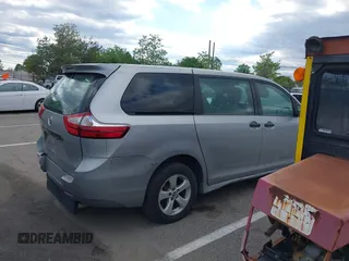 2018 Toyota Sienna L with VIN 5TDZZ3DC4JS945535, listed as a IAAI auction lot 42219652 with 129,059 mi miles and . Bid and sale history available at DreamBid. Image 4.