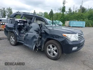 2011 Toyota Land Cruiser z VIN JTMHY7AJ2B5008599, wystawiony jako IAAI lot #42366700 z przebiegiem Nie podano mil oraz . Historia ofert i sprzedaży dostępna na DreamBid. Obrazek 1.