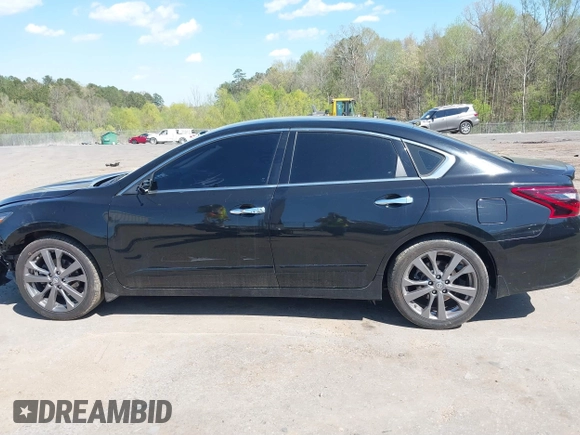 2018 Nissan Altima SV with VIN 1N4AL3AP7JC202705, listed as a IAAI auction lot 41883715 with 50,382 mi miles and . Bid and sale history available at carsss.com. Image 15.