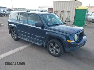 2014 Jeep Patriot Latitude z VIN 1C4NJPFA9ED679293, wystawiony jako IAAI lot #42078681 z przebiegiem 94 124 mil mil oraz . Historia ofert i sprzedaży dostępna na DreamBid. Obrazek 1.