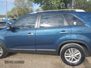 2014 Kia Sorento LX with VIN 5XYKT4A6XEG510139, listed as a IAAI auction lot 40438670 with 155,854 mi miles. Bid and sale history available at carsss.com. Image 14.