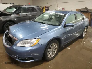 2011 Chrysler 200 Touring z VIN 1C3BC1FG7BN539073, wystawiony jako Copart lot #52228325 z przebiegiem 123 889 mil mil oraz Szkoda całkowita • Salvage title. Historia ofert i sprzedaży dostępna na DreamBid. Obrazek 1.