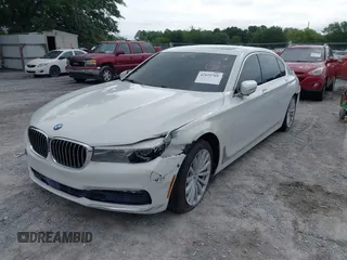2017 BMW 7 Series 740i z VIN WBA7E2C53HG740273, wystawiony jako IAAI lot #42475769 z przebiegiem Nie podano mil oraz . Historia ofert i sprzedaży dostępna na DreamBid. Obrazek 18.