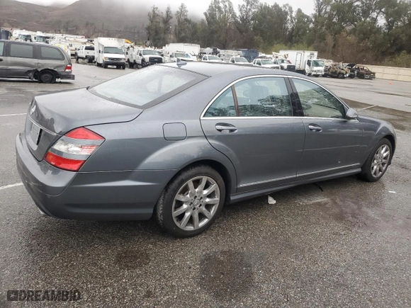 2009 Mercedes-Benz S-Class 5.5L V8 with VIN WDDNG71X09A258635, listed as a Copart auction lot 45342355 with 177,566 mi miles and Clean Title. Bid and sale history available at carsss.com. Image 3.
