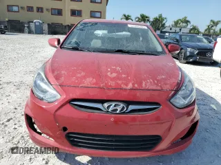 2013 Hyundai Accent SE z VIN KMHCU5AE0DU121047, wystawiony jako Copart lot #57244285 z przebiegiem 42 655 mil mil oraz Szkoda całkowita • Salvage title. Historia ofert i sprzedaży dostępna na DreamBid. Obrazek 5.