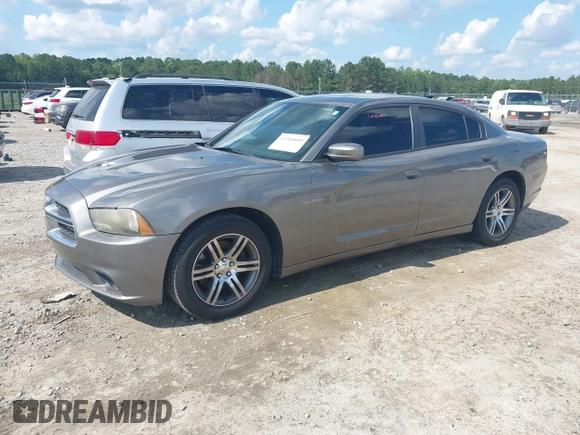 2014 Dodge Charger Police z VIN 2C3CDXAT8EH186106, wystawiony jako IAAI lot #42360605 z przebiegiem 126 794 mil mil oraz . Historia ofert i sprzedaży dostępna na DreamBid. Obrazek 2.
