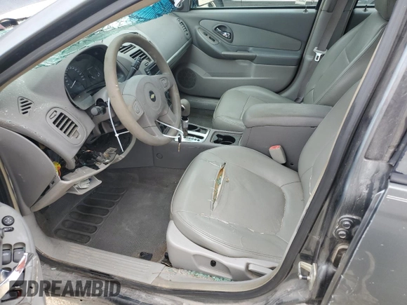 2005 Chevrolet Malibu Maxx LS z VIN 1G1ZT62845F168371, wystawiony jako Copart lot #69974254 z przebiegiem 287 583 mil mil oraz Szkoda całkowita • Salvage title. Historia ofert i sprzedaży dostępna na DreamBid. Obrazek 7.