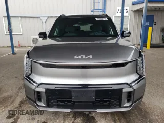 2024 Kia EV9 GT-Line with VIN KNDAEFS52R6031276, listed as a Copart auction lot 85803914 with 4,802 mi miles and Salvage Title. Bid and sale history available at carsss.com. Image 5.