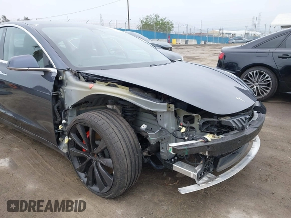 2020 Tesla Model 3 Performance z VIN 5YJ3E1EC3LF802068, wystawiony jako IAAI lot #41886024 z przebiegiem 50 271 mil mil oraz . Historia ofert i sprzedaży dostępna na DreamBid. Obrazek 6.
