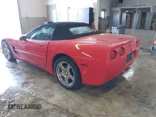 1998 Chevrolet Corvette z VIN 1G1YY32G6W5127251, wystawiony jako IAAI lot #41460429 z przebiegiem 91 972 mil mil oraz . Historia ofert i sprzedaży dostępna na DreamBid. Obrazek 3.