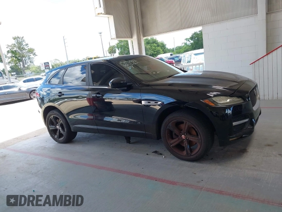 2017 Jaguar F-Pace 35t R-Sport z VIN SADCL2BV7HA063633, wystawiony jako IAAI lot #42561114 z przebiegiem 131 230 mil mil oraz . Historia ofert i sprzedaży dostępna na DreamBid. Obrazek 13.