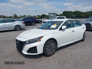 2023 Nissan Altima 2.5 SV with VIN 1N4BL4DV1PN415540, listed as a IAAI auction lot 40597183 with 17,273 mi miles. Bid and sale history available at carsss.com. Image 2.