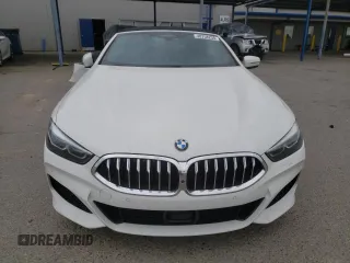 2022 BMW 8 Series 840i z VIN WBADZ2C04NCK03233, wystawiony jako Copart lot #48758235 z przebiegiem 18 113 mil mil oraz Szkoda całkowita • Salvage title. Historia ofert i sprzedaży dostępna na DreamBid. Obrazek 5.