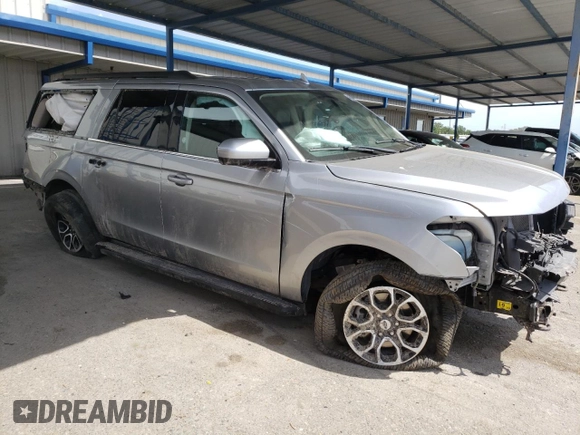 2023 Ford Expedition Max XLT z VIN 1FMJK1J83PEA16615, wystawiony jako Copart lot #53157235 z przebiegiem 64 684 mil mil oraz Nie do naprawy • Non repairable. Historia ofert i sprzedaży dostępna na DreamBid. Obrazek 4.